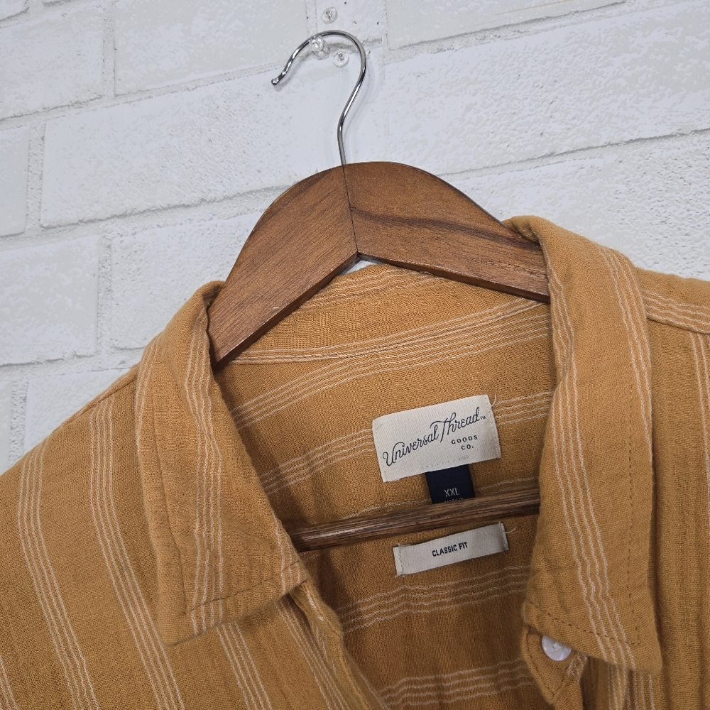 Universal Thread button down top - Picture 7 of 12